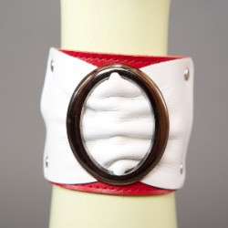 Бело-красный браслет с овальной пряжкой